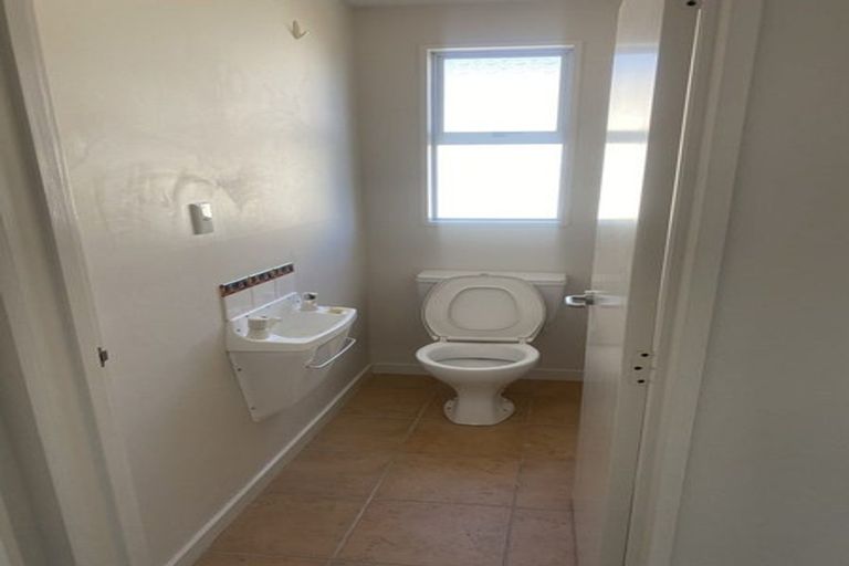 Photo of property in 1/5a Madeley Road, Mount Pleasant, Christchurch, 8081