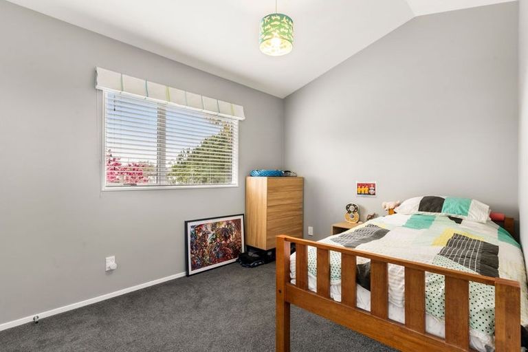 Photo of property in 19 Patons Road, Howick, Auckland, 2014