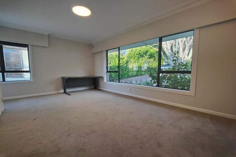 Photo of property in 2 Mellons Bay Road, Howick, Auckland, 2014