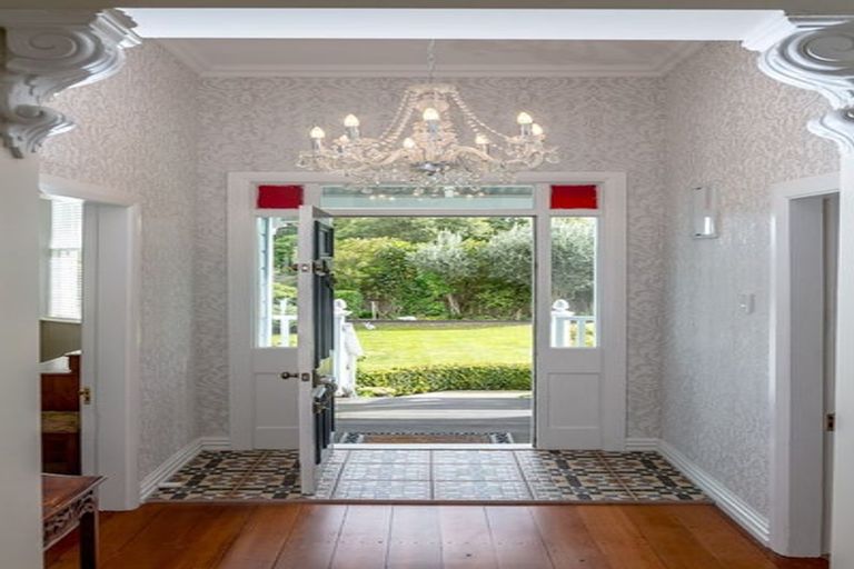 Photo of property in 32a Esther Street, Martinborough, 5711