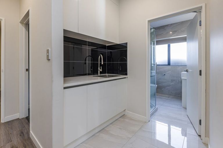 Photo of property in 76 Twin Parks Rise, Papakura, 2110