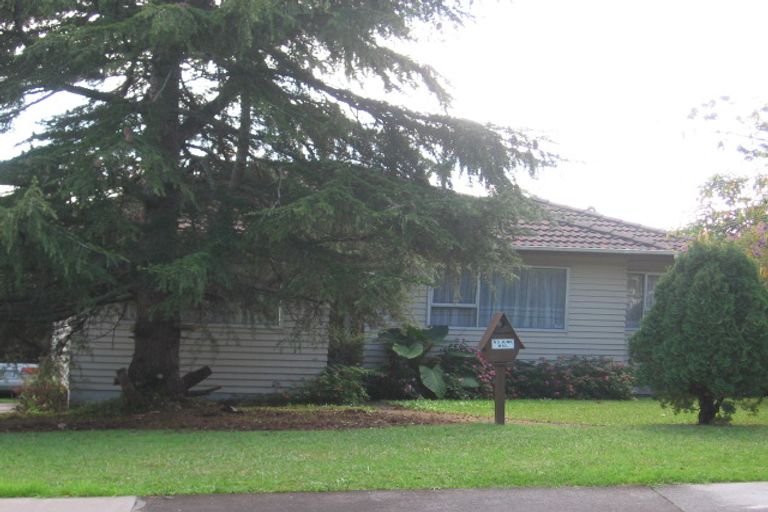 Photo of property in 1 Brunner Road, Glen Eden, Auckland, 0602