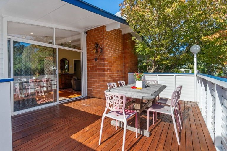 Photo of property in 11 Arosa Place, Forrest Hill, Auckland, 0620