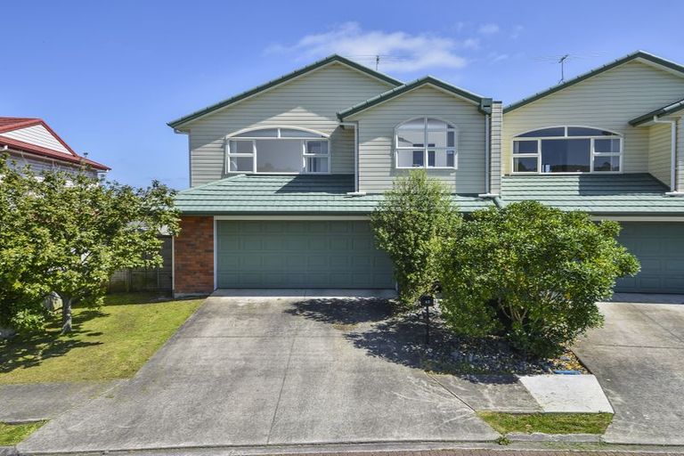 Photo of property in 12 Lime Crescent, Papakura, 2110