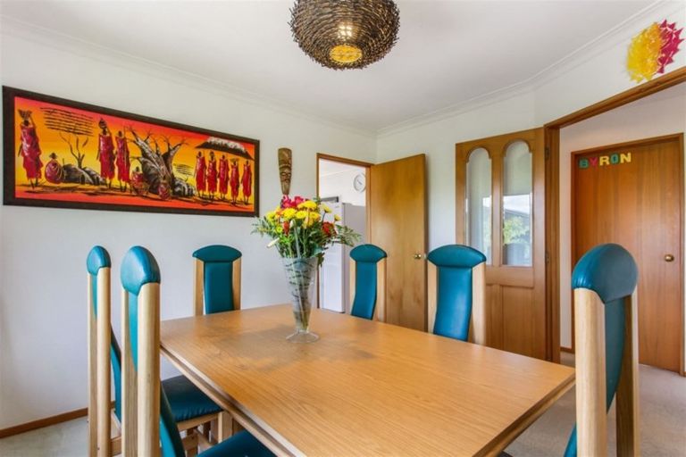 Photo of property in 6 Ferntree Terrace, West Harbour, Auckland, 0618