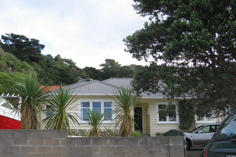 Photo of property in 20 Ferry Street, Seatoun, Wellington, 6022