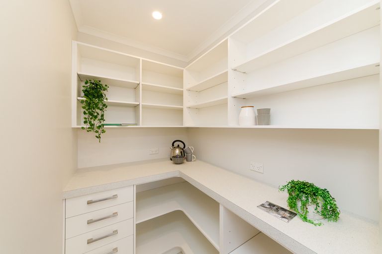 Photo of property in 402a Featherston Street, Palmerston North, 4414