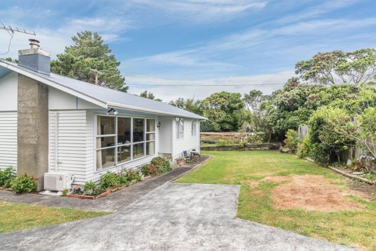 Photo of property in 8 Cunliffe Street, Johnsonville, Wellington, 6037