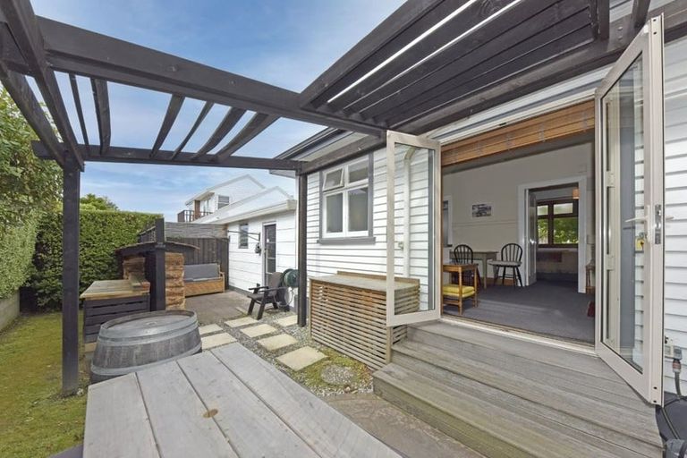 Photo of property in 1/42 Nortons Road, Avonhead, Christchurch, 8042