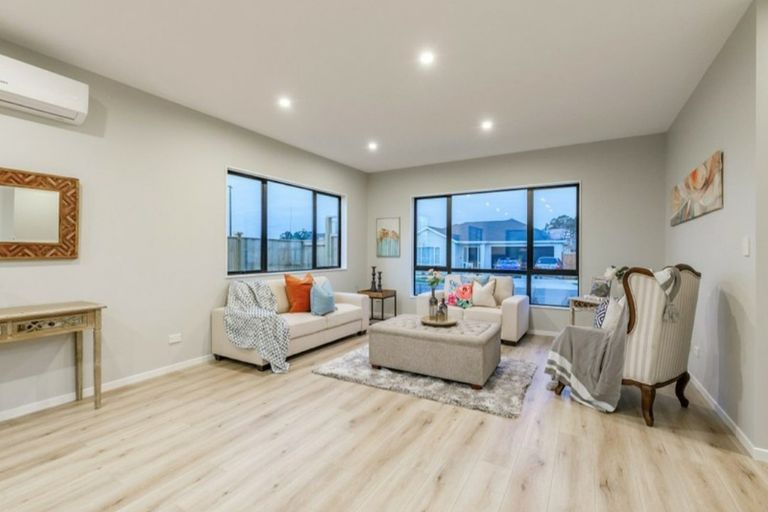 Photo of property in 15 Ropere Street, Kumeu, 0810