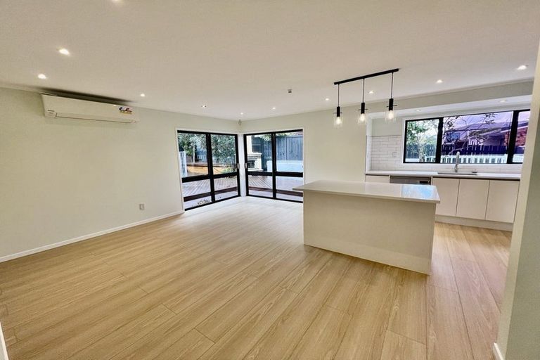 Photo of property in 3 Mimosa Place, Half Moon Bay, Auckland, 2012