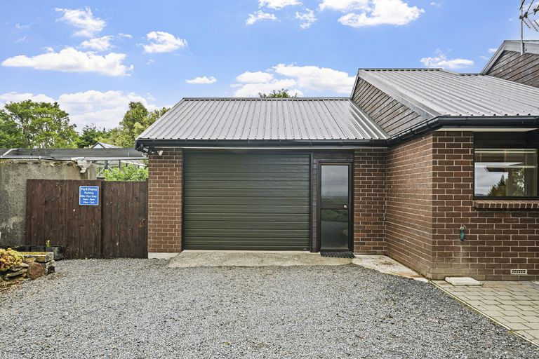 Photo of property in 43 Halfway Bush Road, Halfway Bush, Dunedin, 9076