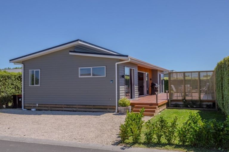 Photo of property in 27 Tuscan Lane, Martinborough, 5711