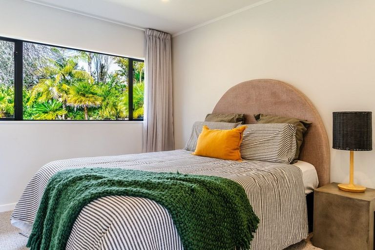 Photo of property in 211 Schnapper Rock Road, Schnapper Rock, Auckland, 0632