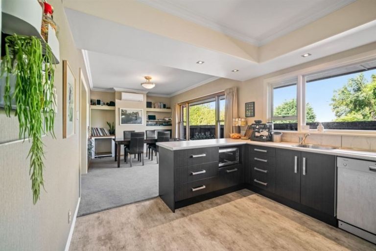 Photo of property in 138 Opawa Road, Opawa, Christchurch, 8023