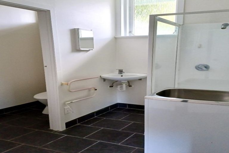 Photo of property in 19 Breton Grove, Kingston, Wellington, 6021