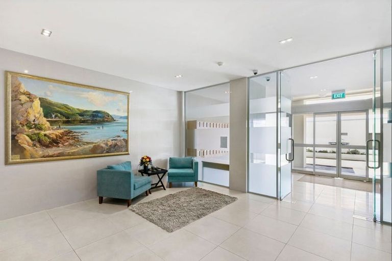 Photo of property in Jerningham Apartments, 20 Oriental Terrace, Oriental Bay, Wellington, 6011