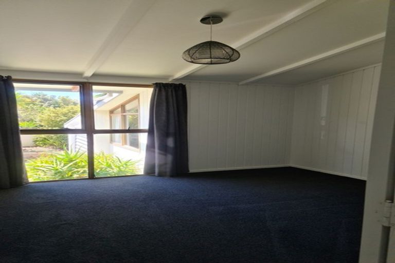 Photo of property in 4 Thelma Crescent, Torbay, Auckland, 0630