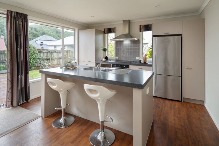 Photo of property in 4 Glentui Place, Waikawa, Picton, 7220