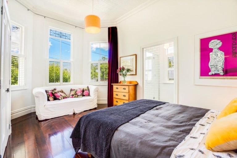 Photo of property in 44 Kiwi Road, Stanley Point, Auckland, 0624