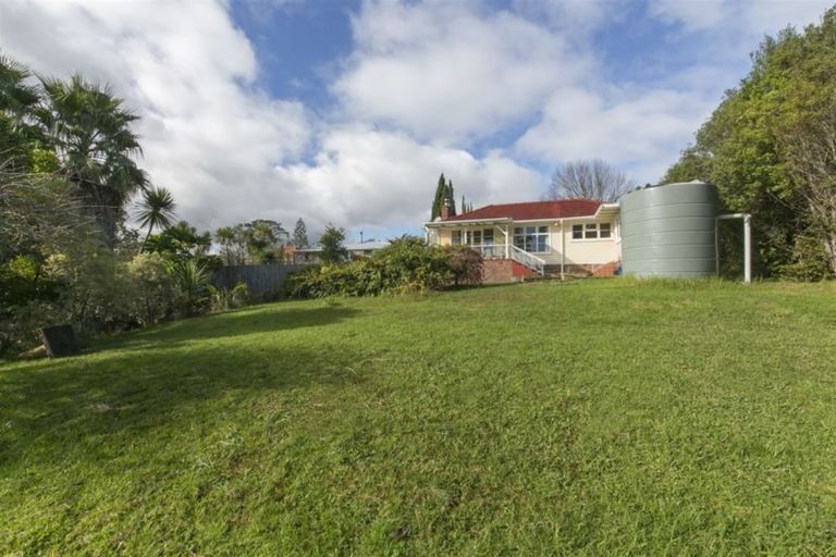 Photo of property in 48 Fairmount Road, Titirangi, Auckland, 0604