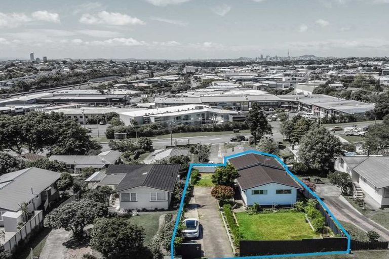 Photo of property in 10 Mirovale Place, Totara Vale, Auckland, 0629