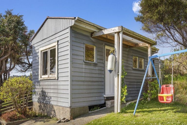 Photo of property in 34 Bayne Terrace, Macandrew Bay, Dunedin, 9014