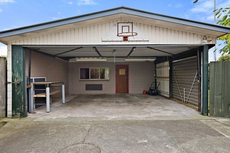 Photo of property in 30 Sarabande Avenue, Redwood, Christchurch, 8051