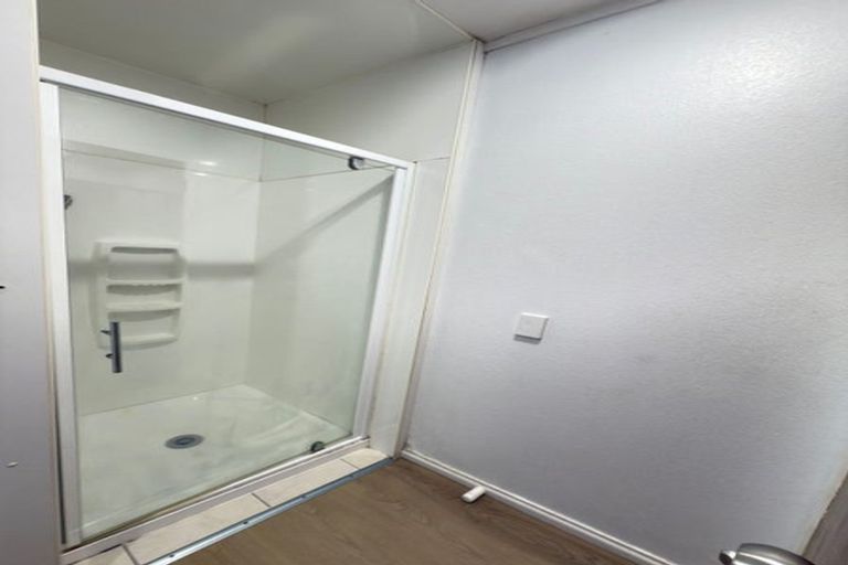 Photo of property in 418a West Coast Road, Glen Eden, Auckland, 0602