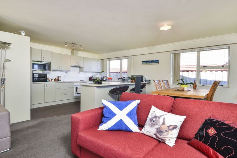 Photo of property in 12 Lime Crescent, Papakura, 2110