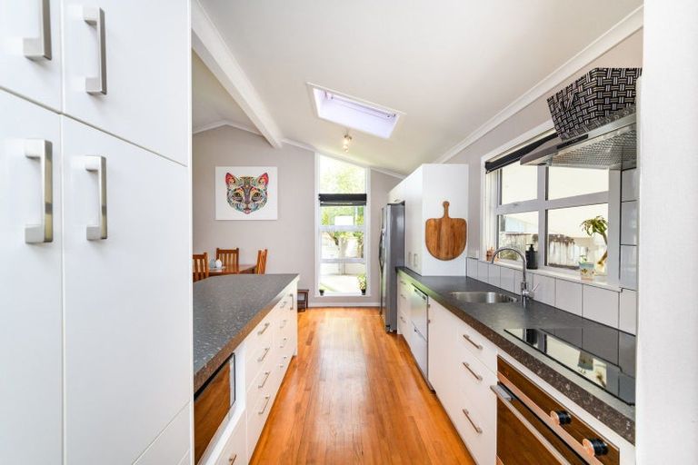 Photo of property in 17 Patea Place, Terrace End, Palmerston North, 4410