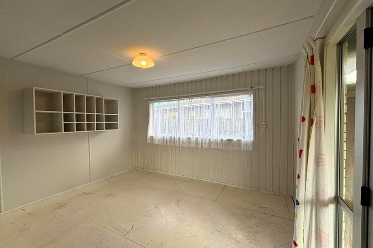 Photo of property in 52 Kurnell Drive, Botany Downs, Auckland, 2010