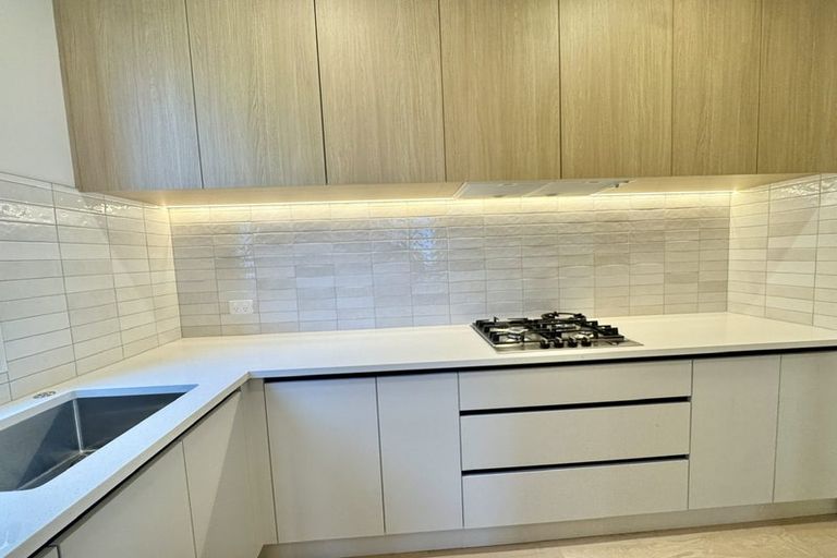 Photo of property in 23 Kerekin Drive, Oteha, Auckland, 0632