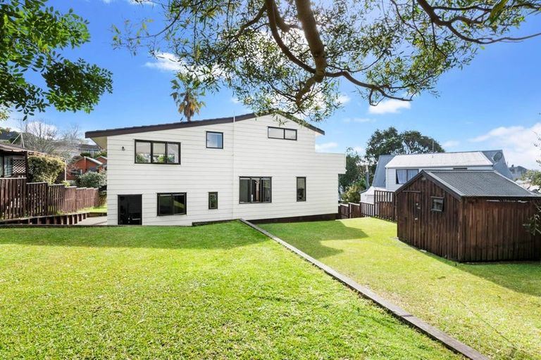 Photo of property in 17 Palliser Lane, Browns Bay, Auckland, 0630