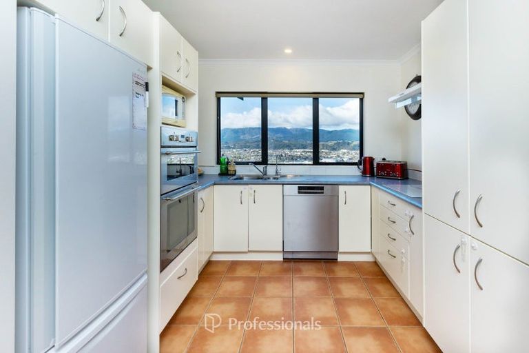 Photo of property in 28 Kirton Drive, Riverstone Terraces, Upper Hutt, 5018