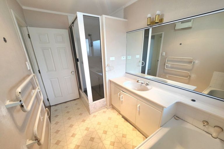 Photo of property in 35 Orangewood Drive, Northpark, Auckland, 2013