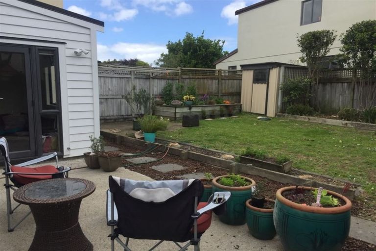 Photo of property in 58 Provence Esplanade, Te Atatu Peninsula, Auckland, 0610