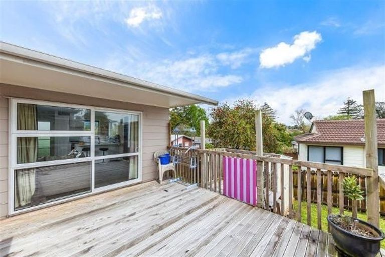 Photo of property in 2/121 Seymour Road, Sunnyvale, Auckland, 0612