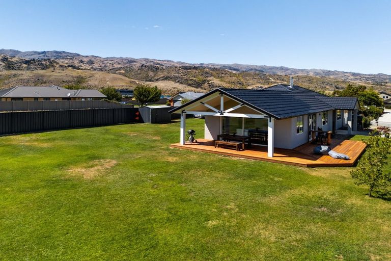 Photo of property in 3 De Bettencor Place, Mount Pisa, Cromwell, 9383