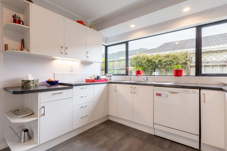 Photo of property in 14a Belvedere Avenue, Waikanae, 5036