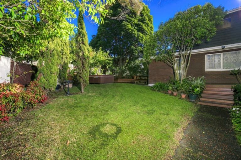 Photo of property in 43 Wyoming Avenue, Murrays Bay, Auckland, 0630