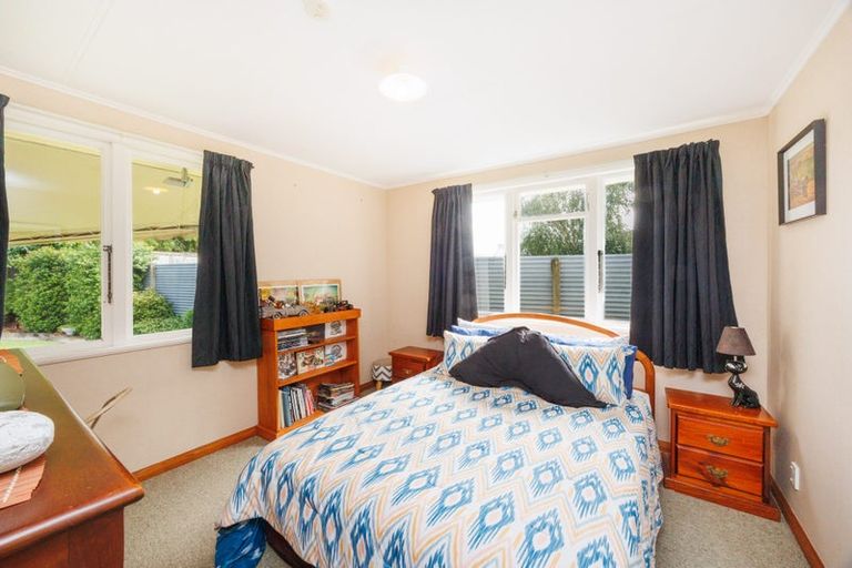 Photo of property in 17 Tilbury Avenue, Hokowhitu, Palmerston North, 4410
