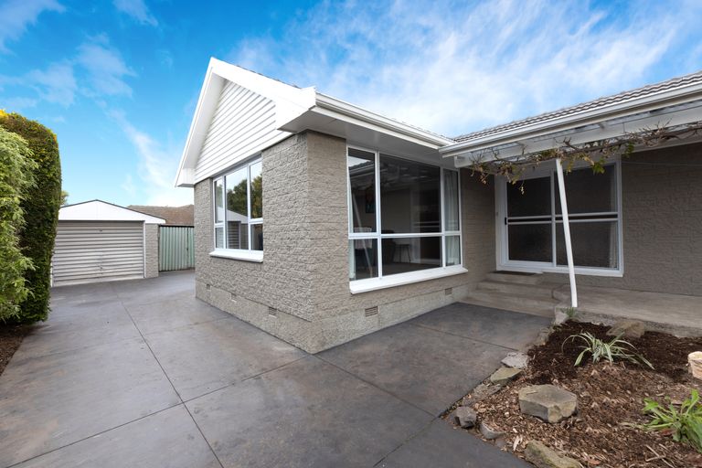 Photo of property in 18 Everest Street, Burnside, Christchurch, 8053