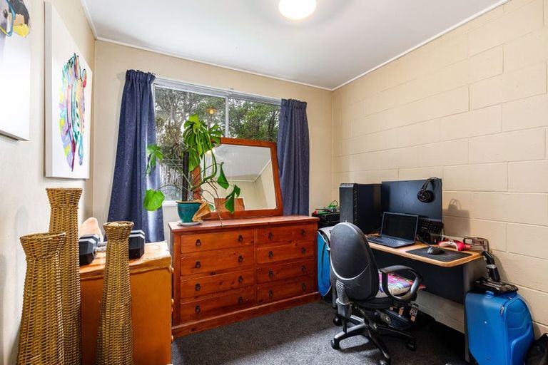 Photo of property in 1/19 Pirie Crescent, Moera, Lower Hutt, 5010
