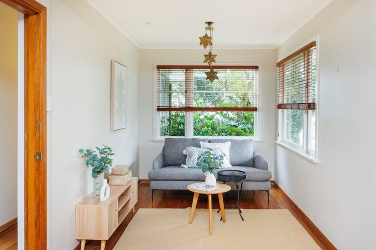 Photo of property in 27 Waterloo Crescent, Hokowhitu, Palmerston North, 4410