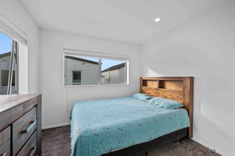 Photo of property in 102 Bellbird Street, Papakura, 2110
