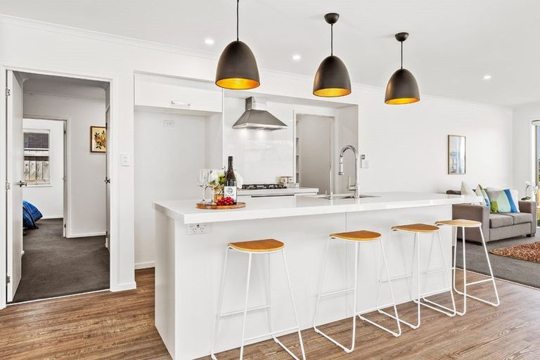 Photo of property in 14 Hooton Drive, Kumeu, 0810