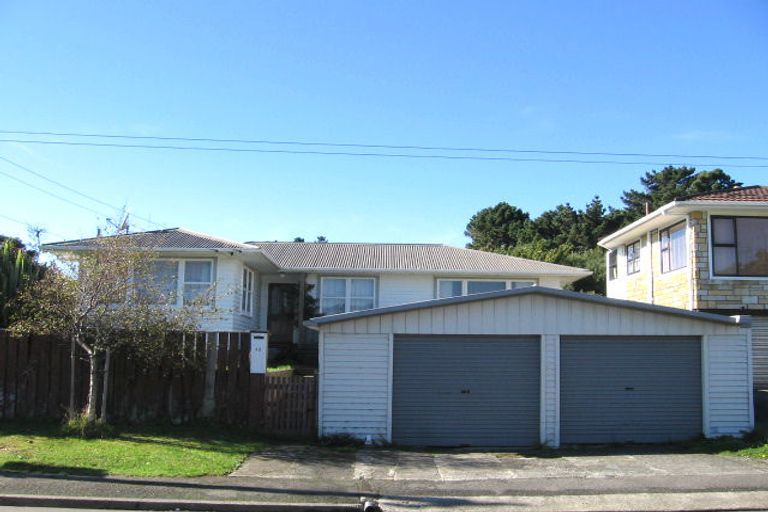 Photo of property in 12 Beazley Avenue, Paparangi, Wellington, 6037