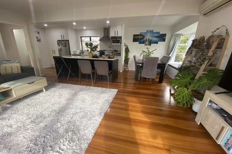 Photo of property in 80 Neil Avenue, Te Atatu Peninsula, Auckland, 0610