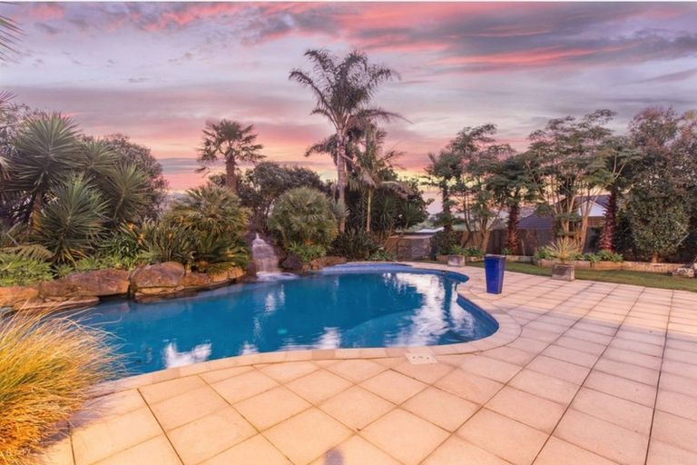 Photo of property in 20 Regis Lane, Flat Bush, Auckland, 2019